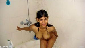 BANGALI GIRL NUDE SHOWER PICS-06