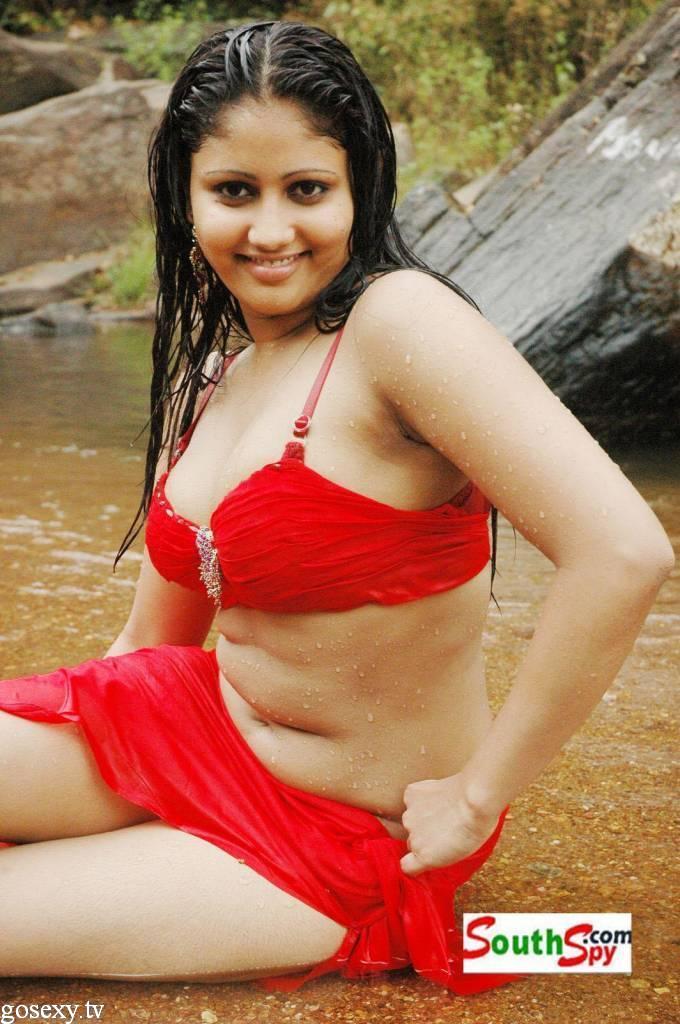 680px x 1024px - South Indian Heroine Amrutha Valli Hot Nude Pics