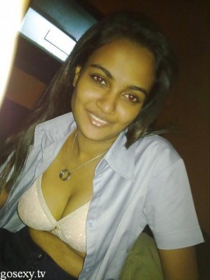 sexy indian girl ki breast bra removed