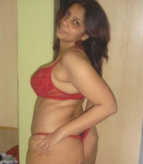 desi bhabhi removing bra and sari nude big ash ass gaad-9