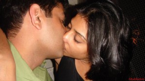 Indian sexy kissing pictures