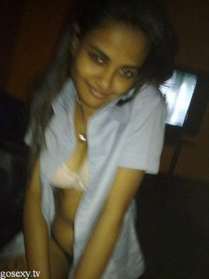 sexy bitch indian desi girlfriend removing too bra and fucking with boyfriend-4