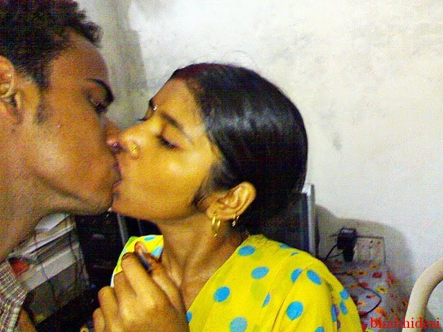 Indian Kiss Mms - Great Indian Kissing Photo Collection