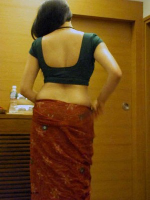 radhika apate real withour censored selfie nude photos