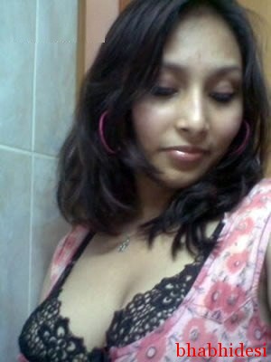 Hot Indian Bhabhi in Pink Dress Showing Boobs Black Bra