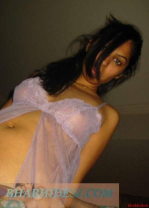 pakistani fat aunty cloth removing nude photo