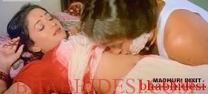 Madhuri being kissed on her neval by vinod khanna