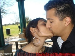 pak girl kissing pics