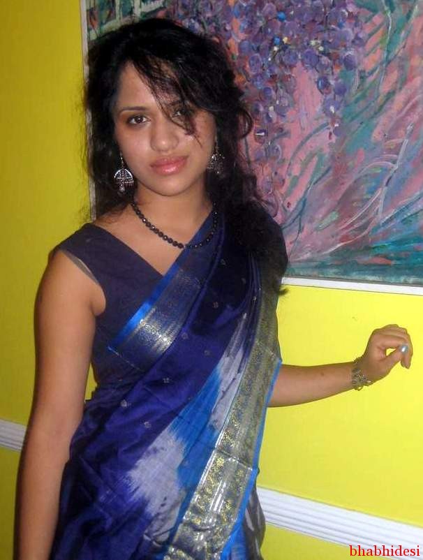 Peshab Xxx Video Indian - Sexy New Married Indian Wife Naked Sari Photo