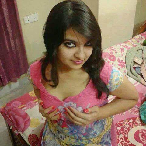 Hot Desi Young School Girl In Bra and skirt