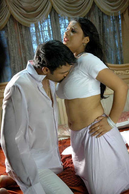 Blue Film Sexy Heroine - Sexy Hot Mallu Blue Film Auntie Sexy Big Boobs Pics