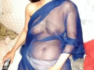 Indian Desi Auntie nude pictures