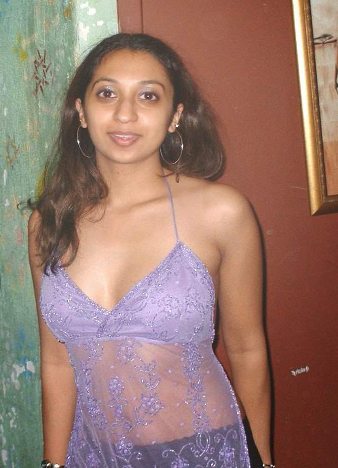 Xxx Night Dreeses Bhabhi - Sexy Bhabhi Bra Removing Nighty Having Sex In Night
