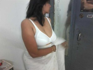 bhabhi hot big boobs cleavage from bra removed blouse