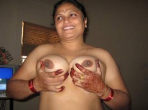nude house wife indian