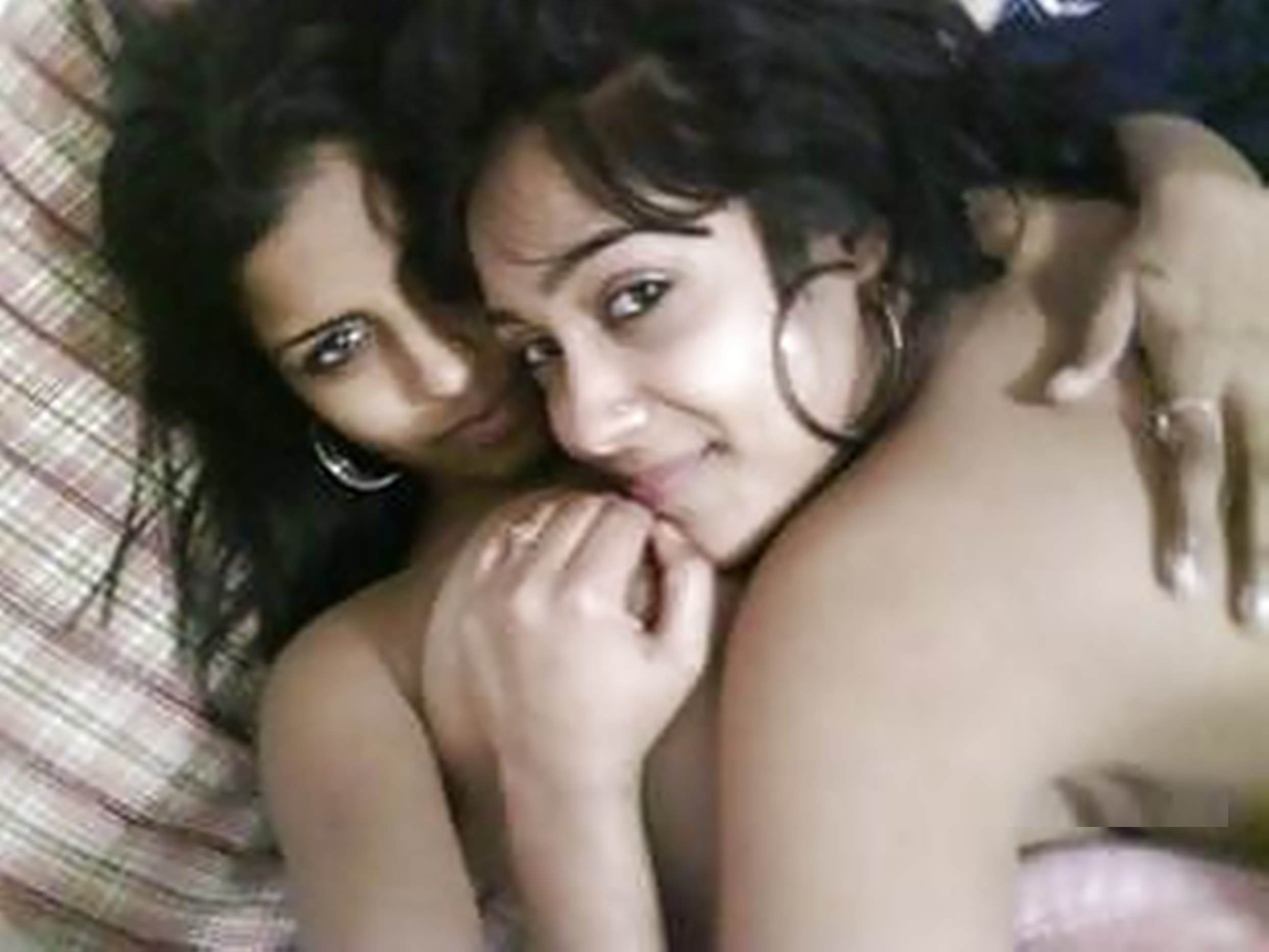 2486px x 1865px - Desi Indian & Pakistani Lesbian Sex Girls Bhabhi And Aunties