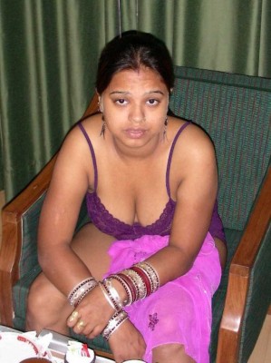 indian hot auntie ki gaand ki photo