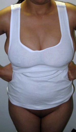 Hot-Indian-Housewife-With-Big-Boobs-And-Fat-Ass-1