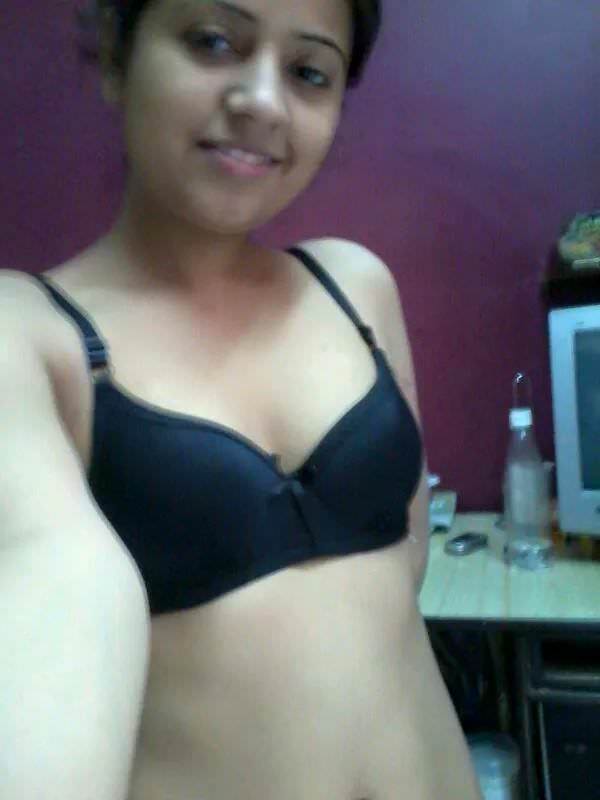 Simple Desi Beauty Nude Girls xxx Photo