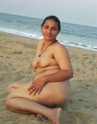 Best Desi Nude Beach - Desi Prostitute Old Aged Aunty ki Leaked Nude Pics