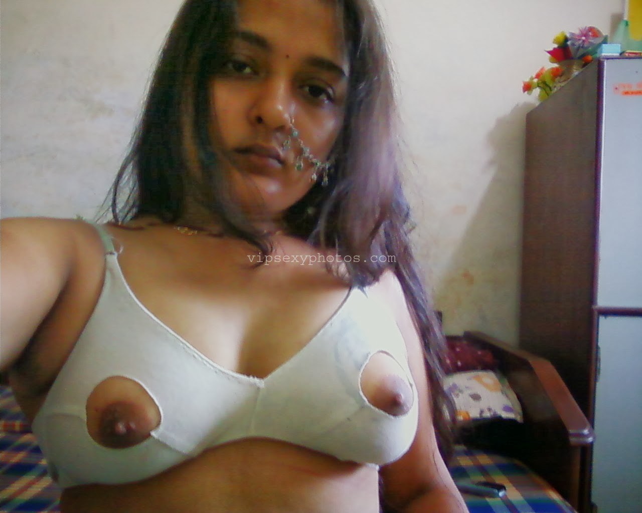 Xx Indian Sexy Bra - Teen Indian Girls Huge Boobs Pictures