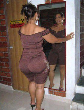 fatty bhabi big gaand mirror pics