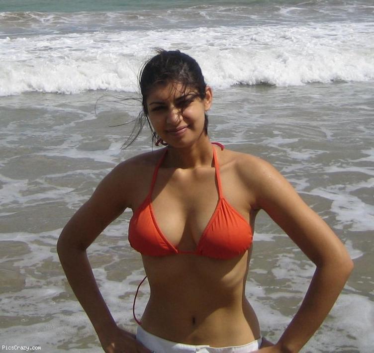 Desi Beach Nude - Hot Collection Desi Bhabi Girls Full Naked Boobs Porno Images