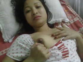 indian deshi hot teen pressing boobs