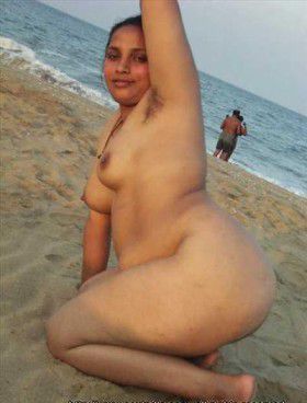 indian desi aunty mast gaand beach pics