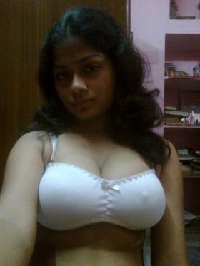 Indian Girl Nude big boobs Selfie