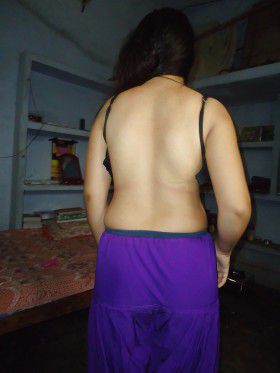 Naked Back Showing Horny Indian Babe