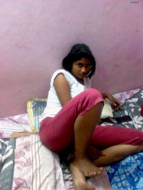 Seductive Hot South Indian Sexy College Girl XXX Naked Pics