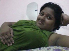 seductive indian desi aunty webcam sexy pics