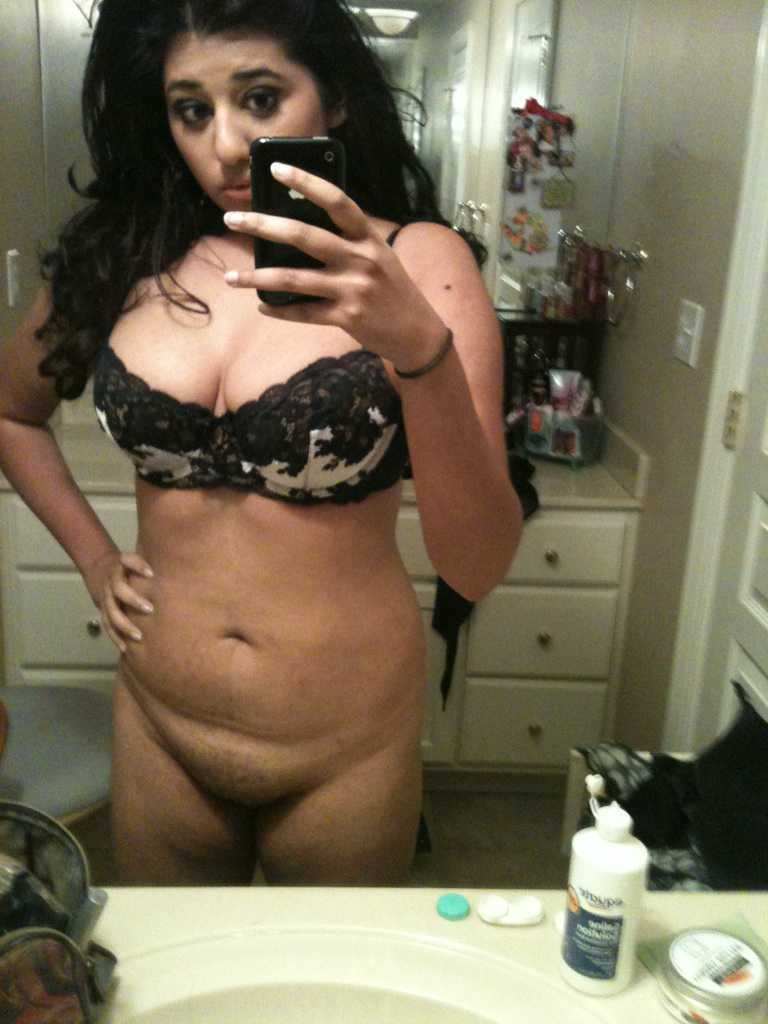 Indian Gf Big Tits - Nude Indian Girls Big Juicy Boobs Photos