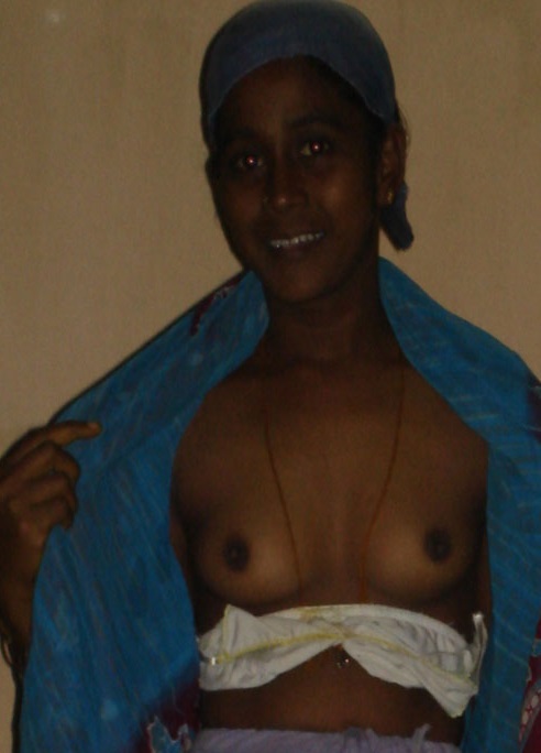 Desi Antyes - Desi Aunties Homemade Striptease XXX Pics Indian Collection