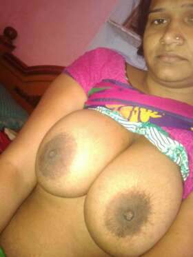 naughty huge titty desi aunties nangi photos