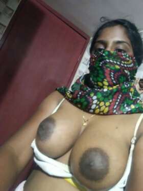hot indian boobs