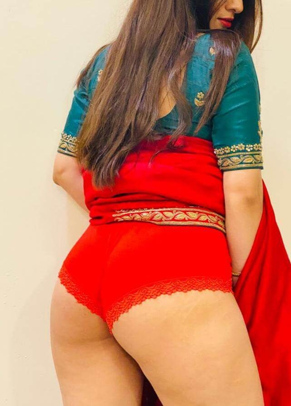 600px x 837px - Extremely Hot Indian Bhabhi With Perfect Ass Nude Photos â€¢, huge ass