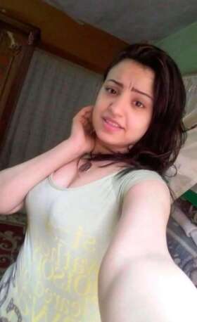 Cute desi sexy Indian gal