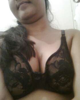 Naughty desi college girl in bra