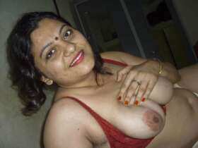 sexy mature desi bhabhi