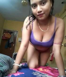 naughty bhabhi with hot boobs