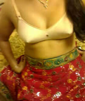 horny busty bhabhi