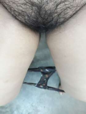 thick hairy pussy