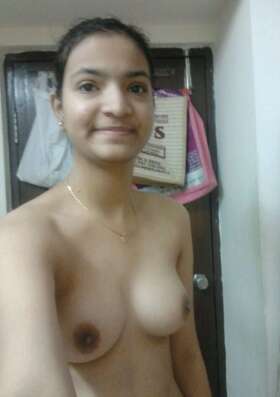 Amateur Hindi teen naked