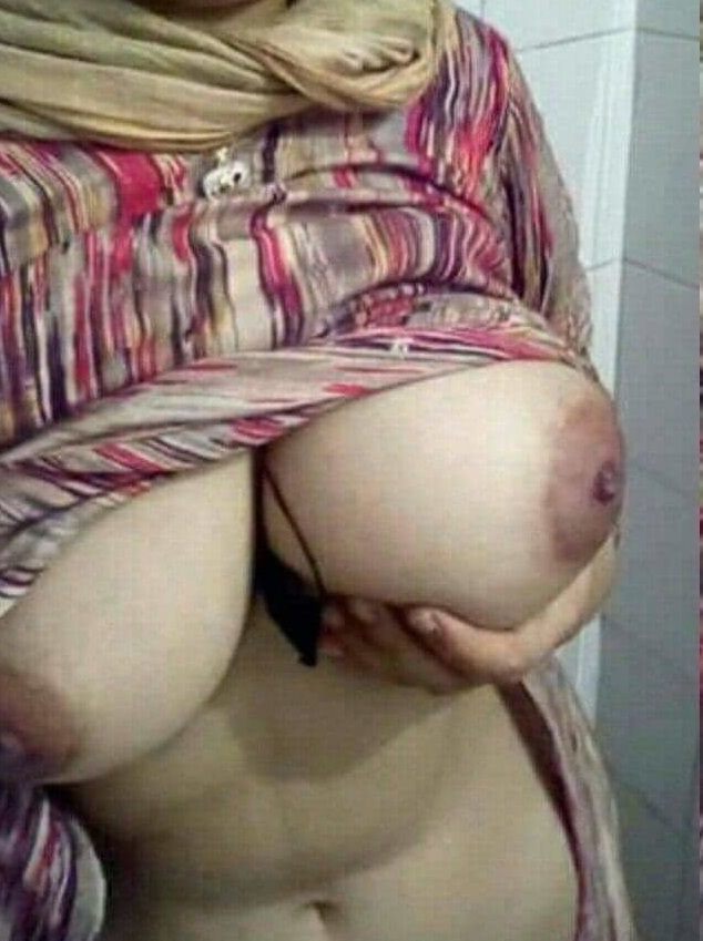 634px x 849px - Curvy Indian Housewife's Boobs And Pussy Pics