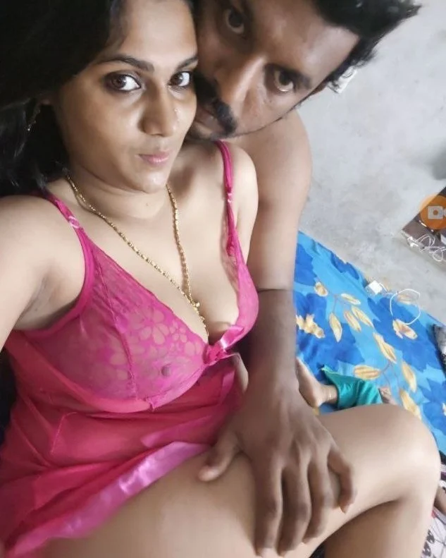 Desi Horny Wife's Nude Sex Awaiting Photos Revealed
