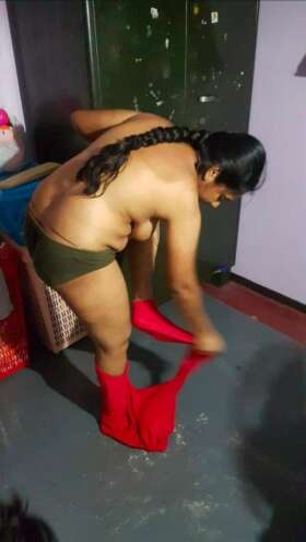 amateur Tamil wife's nude