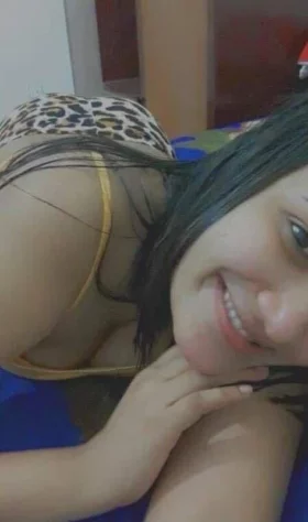 busty cute Desi hot girl