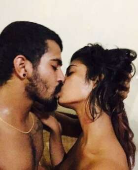 desi Indian Couple Hot Kissing